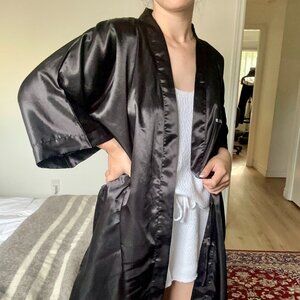 *Bali Body Black Robe